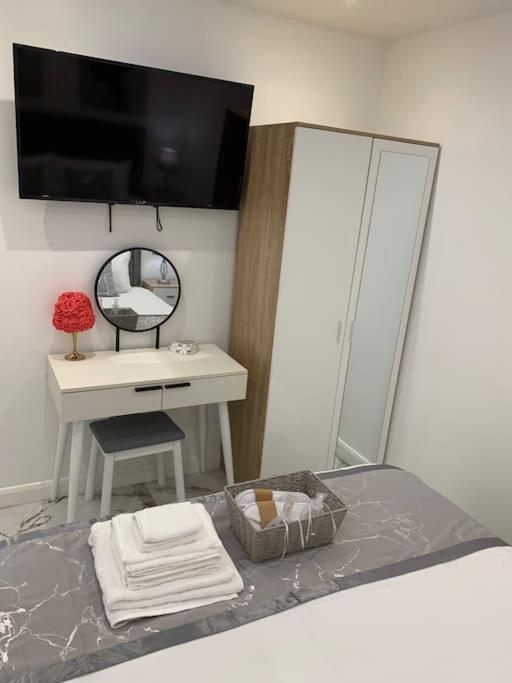 Apartment C, A One Bedroom Flat In South London Carshalton Eksteriør bilde